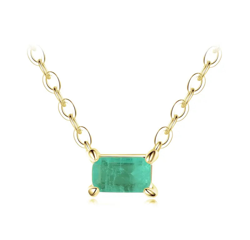 Collar esmeralda - trendy 2023