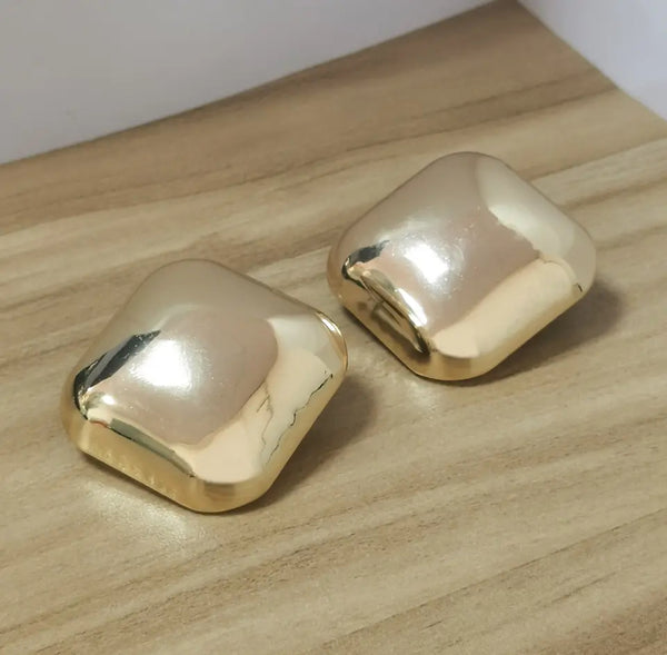 Square gold- trendy 2023