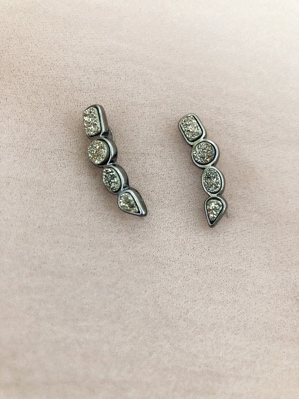 tz1146 ICONIC BRISE EARRING